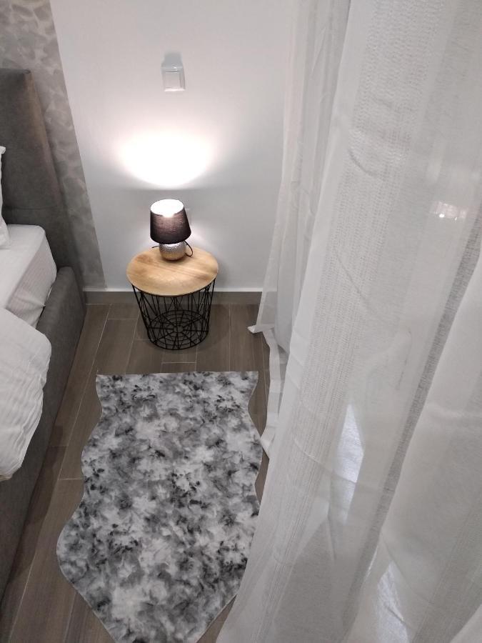 Navarino Jacuzzi Studio Apartment *