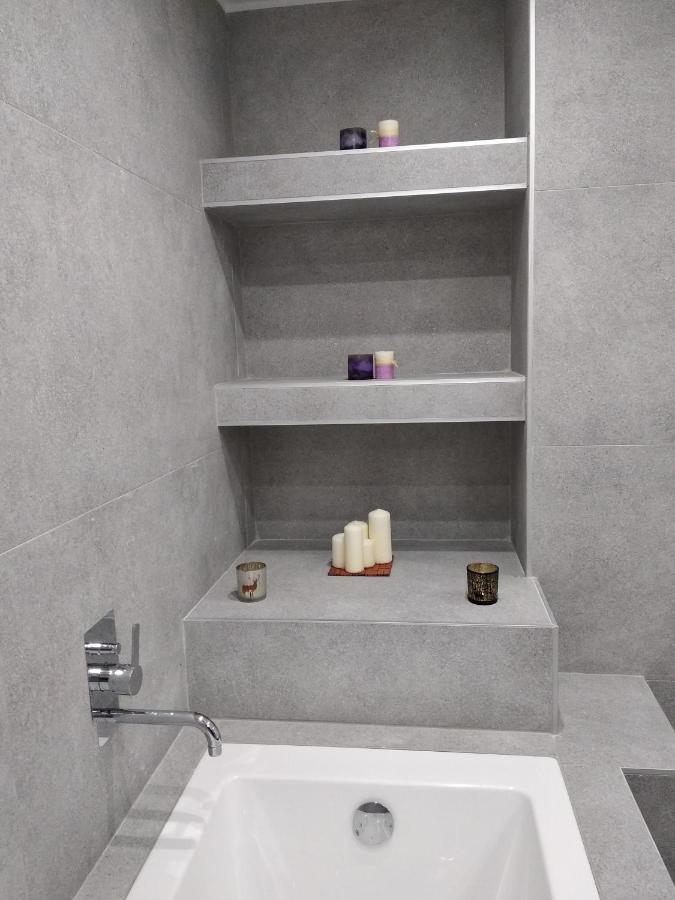 Navarino Jacuzzi Studio * Thessaloniki